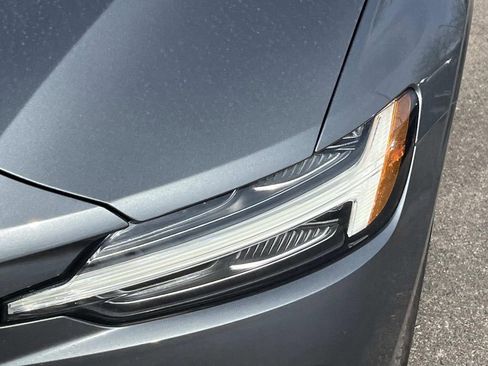 Used 2020 Volvo V60 T5 Momentum w/ Protection Package image 9