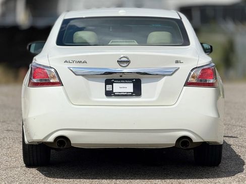 Used 2015 Nissan Altima 2.5 SL w/ Technology Package FWD image 4