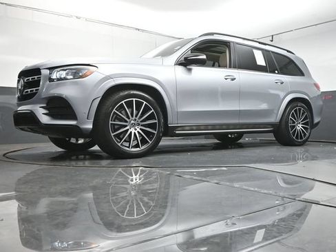 Used 2023 Mercedes-Benz GLS 450 4MATIC image 37