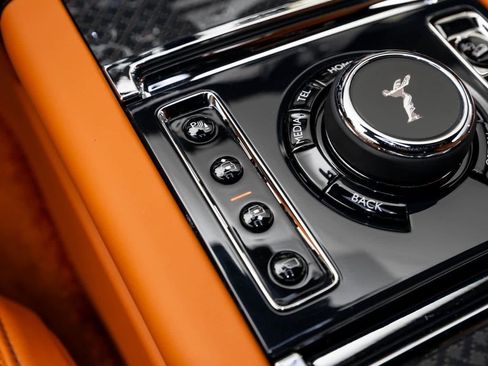 New 2026 Rolls-Royce Cullinan Black Badge image 29