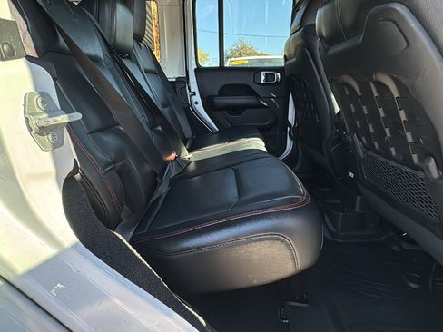 Used 2019 Jeep Wrangler Unlimited Rubicon image 26