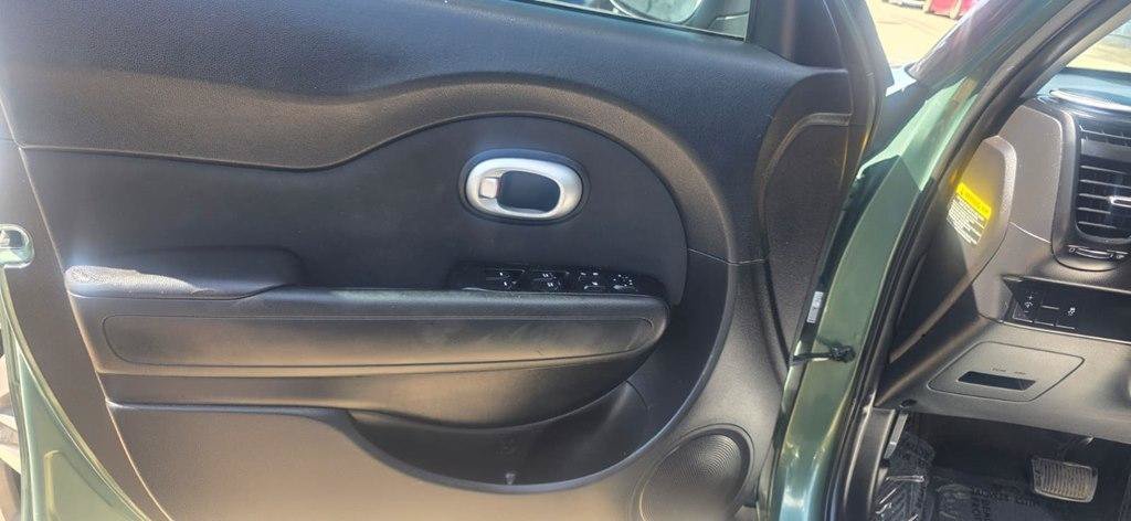 Used 2014 Kia Soul + w/ UVO w/Eservices Package FWD image 11