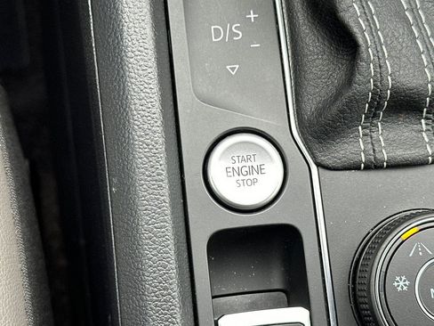 Used 2023 Volkswagen Atlas SEL Premium image 23