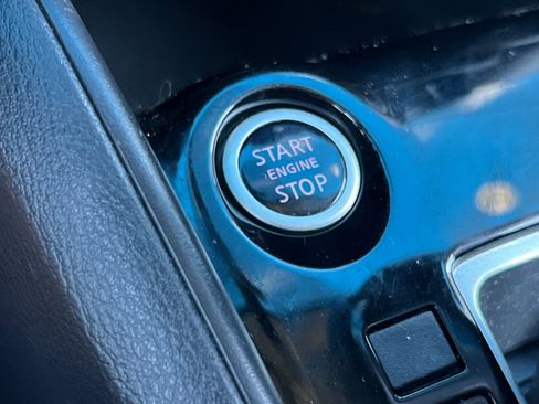 Used 2020 Nissan Kicks S FWD image 31