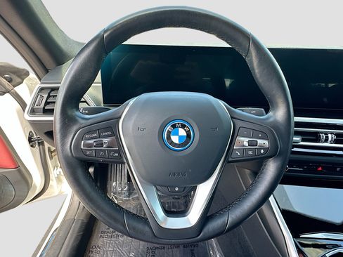 Used 2023 BMW i4 eDrive35 w/ Premium Package RWD image 11