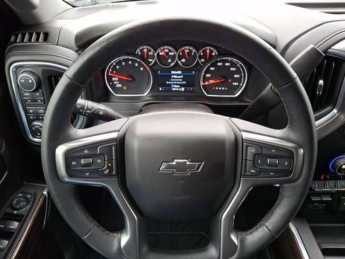 Used 2019 Chevrolet Silverado 1500 LT Trail Boss AWD/4WD image 18