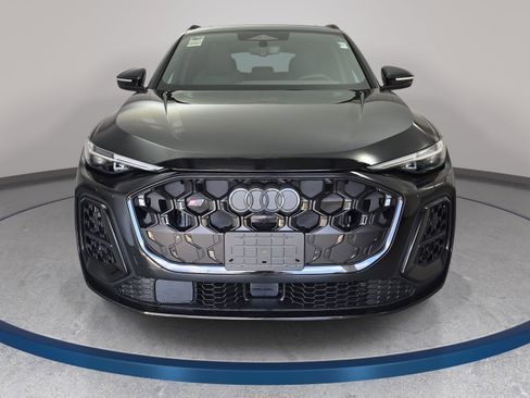 New 2026 Audi SQ5 Premium Plus image 2