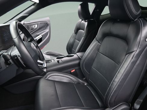 Used 2025 Ford Mustang GT Premium RWD image 22