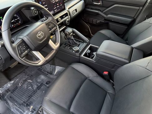 Used 2025 Toyota 4Runner Limited image 18