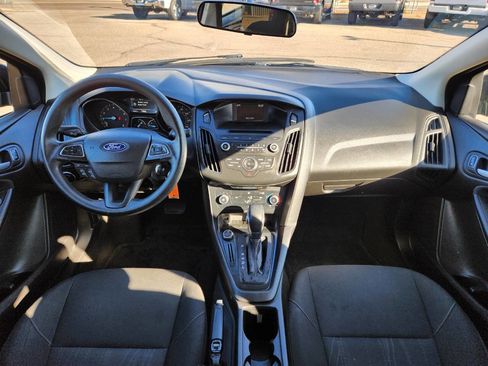 Used 2017 Ford Focus SE image 3