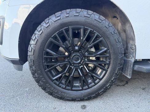 Used 2018 Ford Expedition XLT w/ Equipment Group 202A image 3