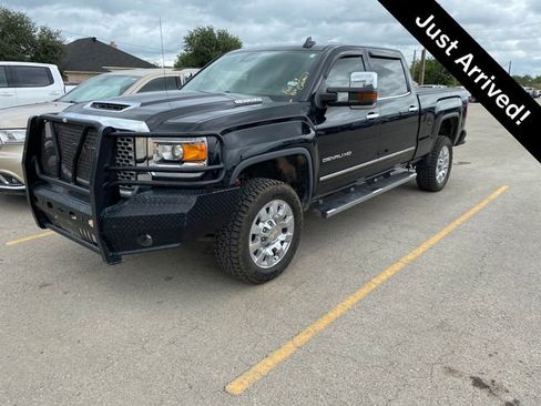 Used 2017 GMC Sierra 2500 Denali w/ Duramax Plus Package AWD/4WD image 1