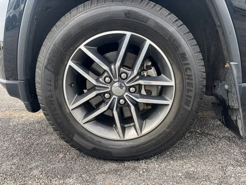 Used 2017 Jeep Grand Cherokee Limited w/ Trailer Tow Group IV AWD/4WD image 5