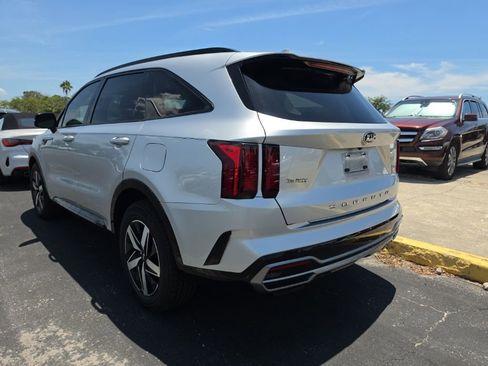 Certified 2021 Kia Sorento S w/ Panoramic Sunroof Package FWD image 13