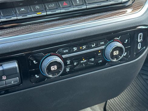 Used 2025 Chevrolet Silverado 1500 LT image 28