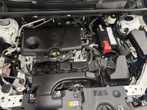 Used 2021 Toyota RAV4 LE FWD image 11