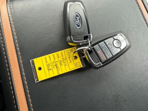 Used 2024 Ford Expedition Platinum RWD image 15