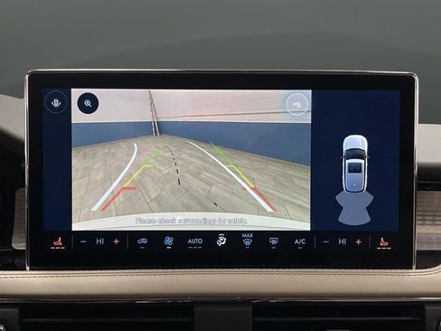 Used 2023 Lincoln Corsair AWD image 10