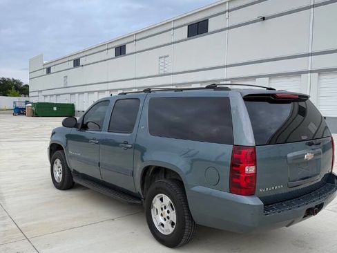 Used 2008 Chevrolet Suburban LT RWD image 6