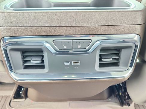 Used 2024 Chevrolet Silverado 2500 LTZ w/ LTZ Premium Package image 20