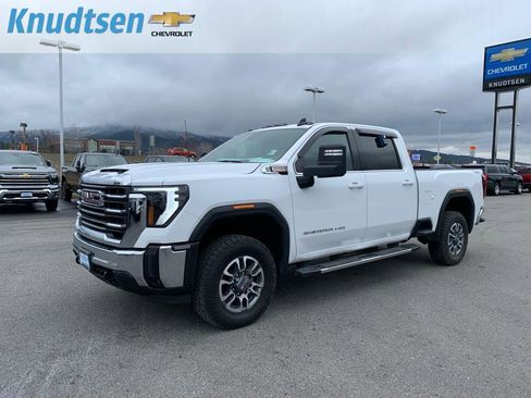 Used 2024 GMC Sierra 2500 SLE w/ SLE Value Package image 3