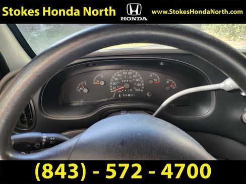 Used 2002 Ford E-350 and Econoline 350 Super Duty image 17