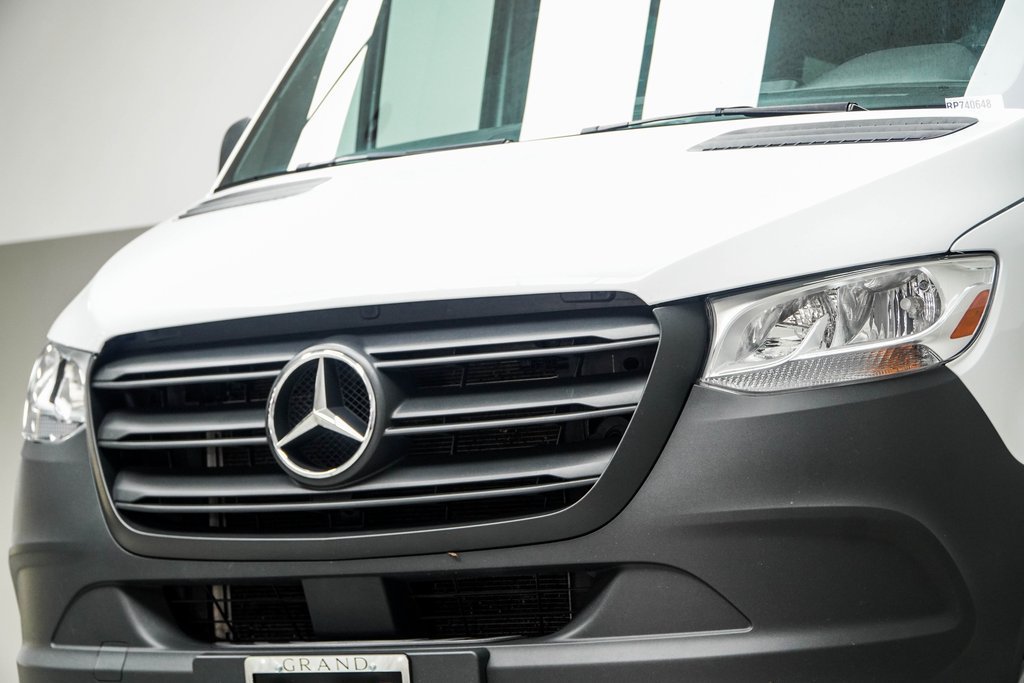 Used 2024 Mercedes-Benz Sprinter 2500 image 2