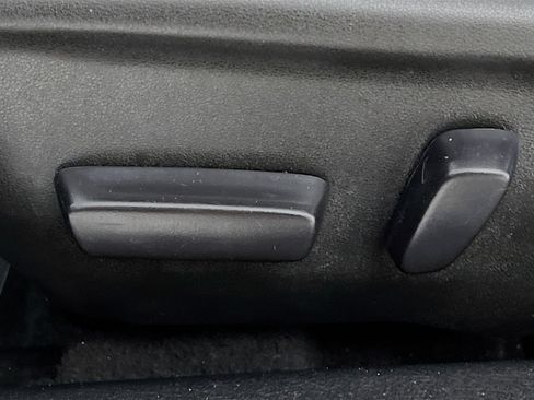 Used 2016 Toyota Camry SE image 16