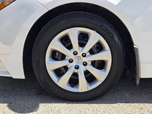 Used 2025 Toyota Corolla LE FWD image 31