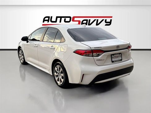 Used 2022 Toyota Corolla LE image 5