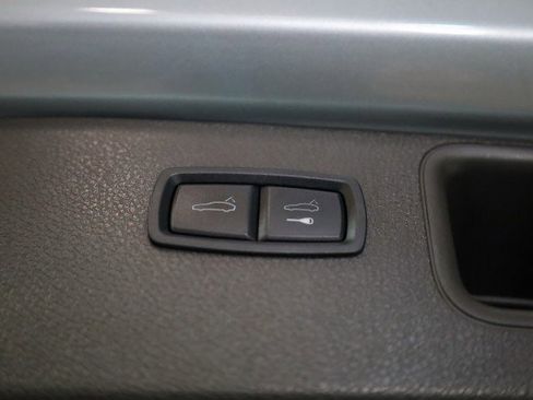 Used 2018 Porsche Macan image 24