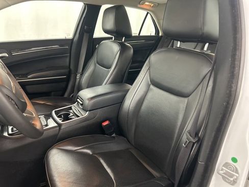 Used 2023 Chrysler 300 Touring L w/ Popular Equipment Group image 9