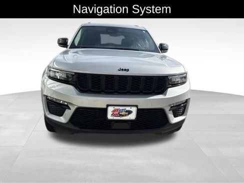 Used 2023 Jeep Grand Cherokee Limited w/ Black Appearance Package AWD/4WD image 2