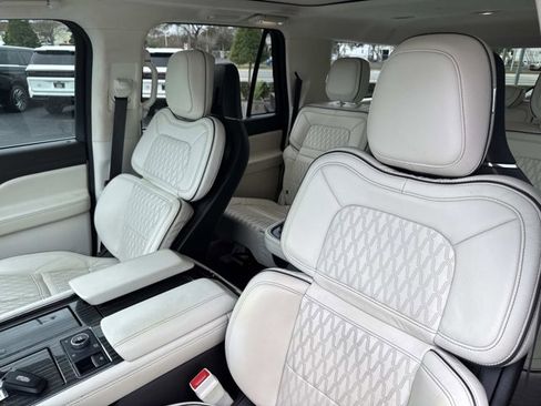 Used 2022 Lincoln Navigator L Black Label image 15