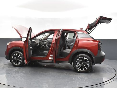 Certified 2025 Nissan Kicks SV image 29