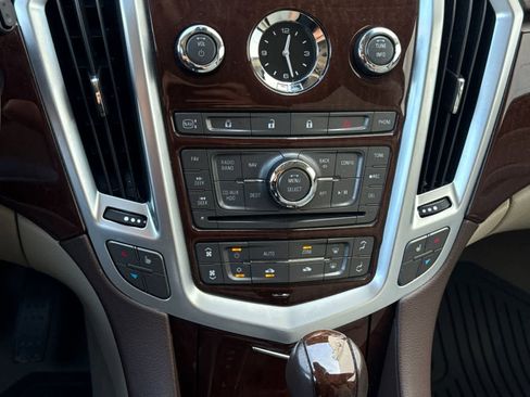 Used 2011 Cadillac SRX Luxury FWD image 21