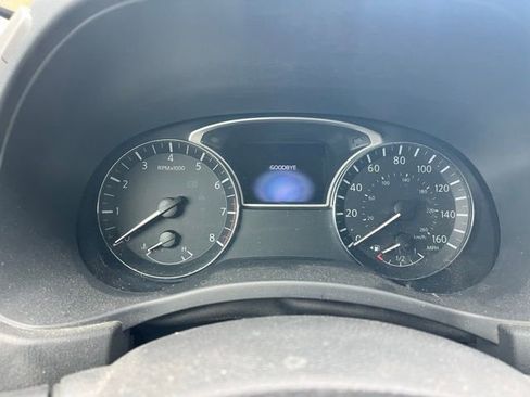 Used 2020 Nissan Pathfinder SV image 19