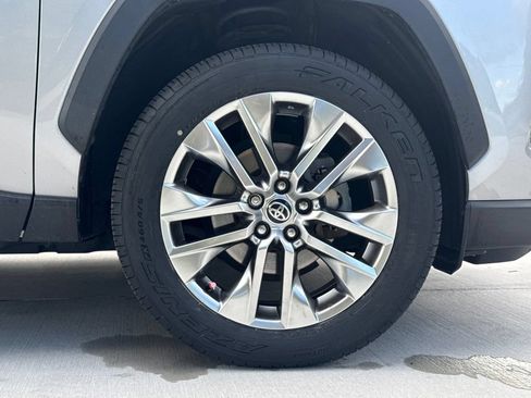 Used 2021 Toyota RAV4 Limited FWD image 9