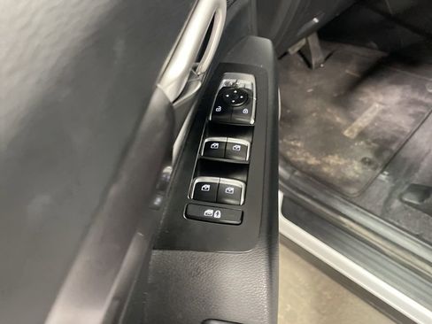 Used 2025 Kia Telluride S image 20