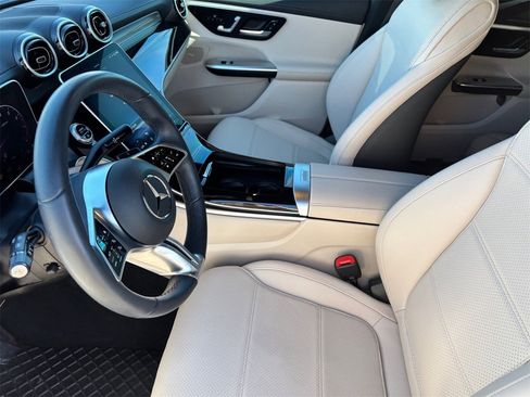 Used 2023 Mercedes-Benz GLC 300 image 19