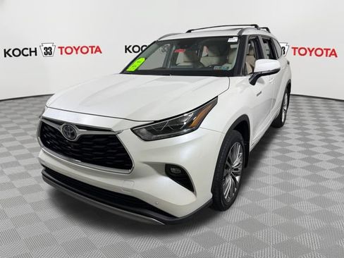 Used 2021 Toyota Highlander Platinum AWD/4WD image 3