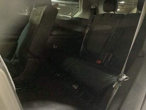 Used 2023 Jeep Grand Cherokee L Laredo image 19