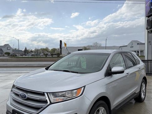 Used 2018 Ford Edge Titanium image 3