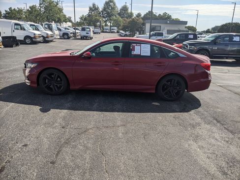 Used 2019 Honda Accord Sport image 6
