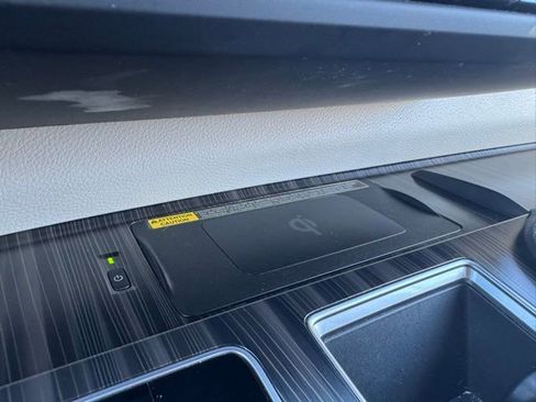 Certified 2023 Toyota Sienna Platinum image 33