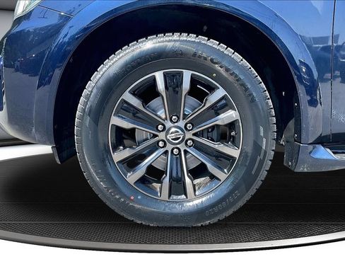 Used 2020 Nissan Armada Platinum w/ Captain's Chairs Package AWD/4WD image 35