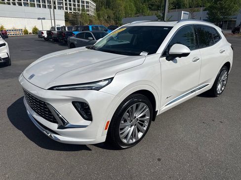 Used 2025 Buick Envision Avenir AWD/4WD image 9