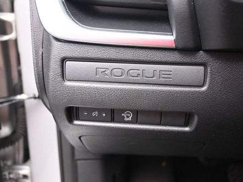 Used 2024 Nissan Rogue S FWD image 16