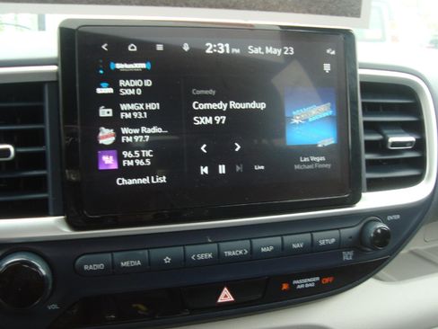 Used 2023 Hyundai Venue Limited w/ Cargo Package FWD image 13