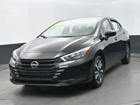 Used 2025 Nissan Versa SV FWD image 1